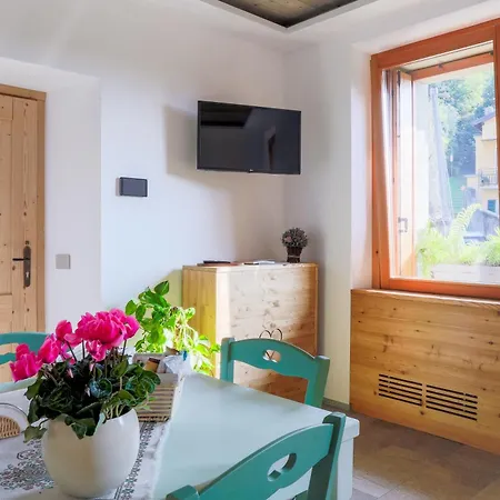 Βίλα Green Chalet Scalotta - Nature Relax Lake View With Private Jacuzzi And Spa Ντέρβιο